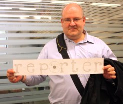 holding reporter_lr